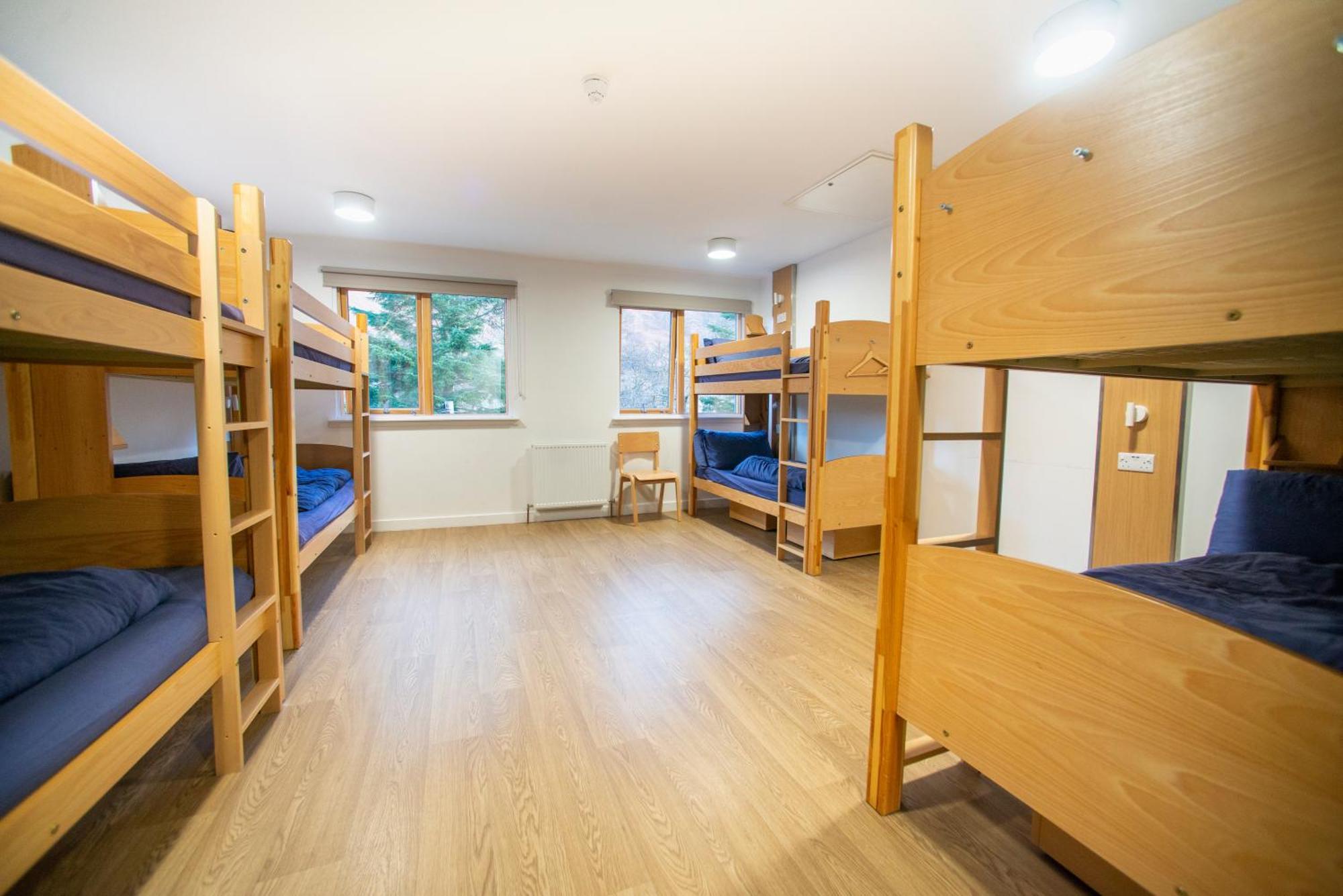 Glen Nevis Youth Hostel Fort William Luaran gambar A typical bunk room at a hostel