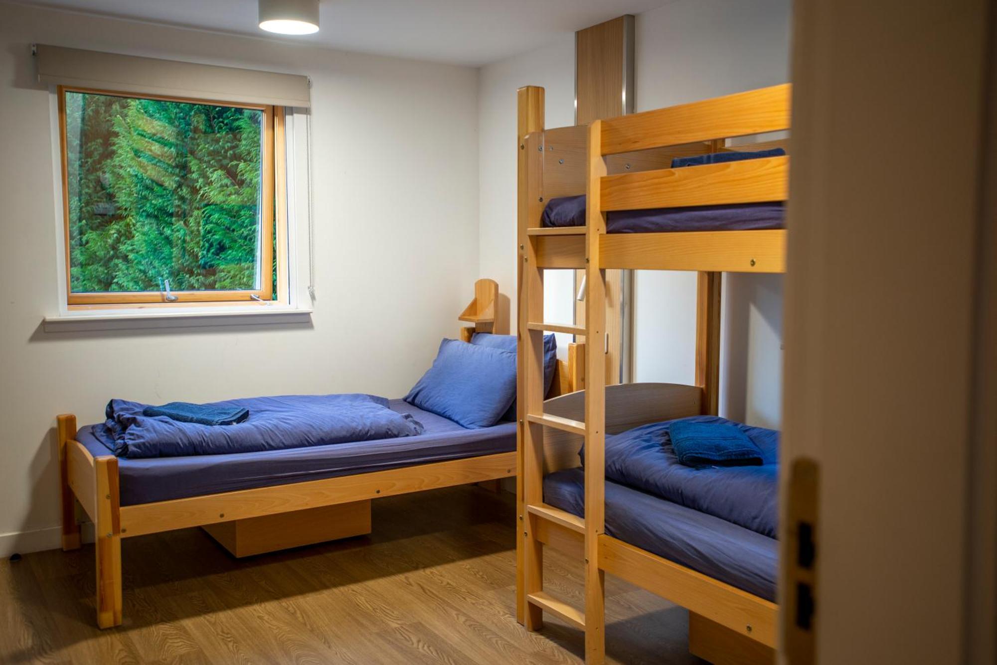 Glen Nevis Youth Hostel Fort William Luaran gambar A bunk room at a hostel