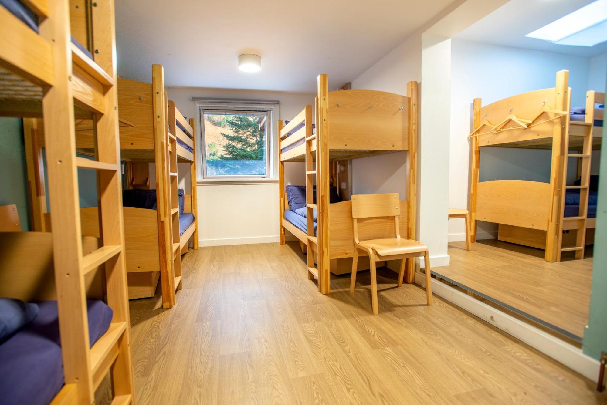 Glen Nevis Youth Hostel Fort William Luaran gambar A typical bunk room at a hostel